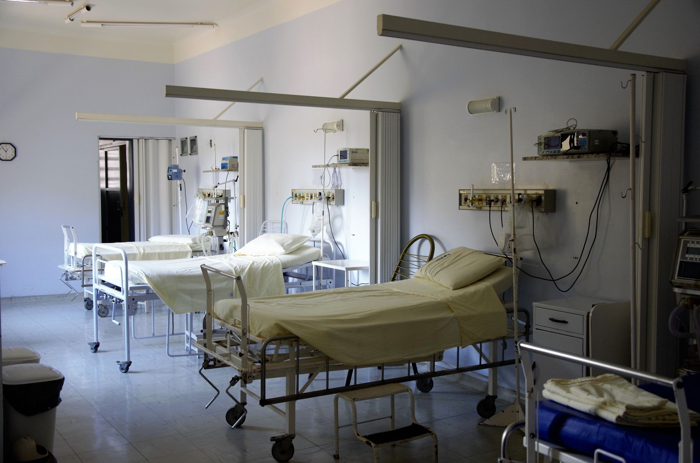 Healthcare Textiles — Fluid-resistant, high-wash-tolerance textiles for clinical settings.