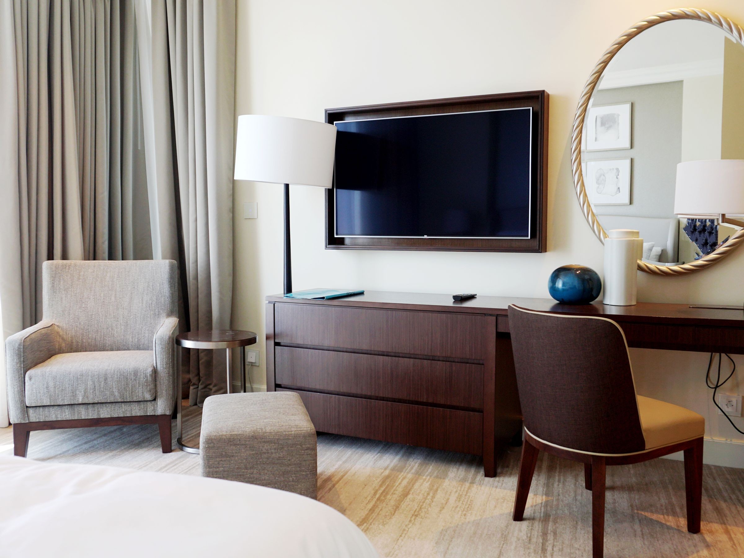 Hotels & Resorts — Guest-room standards that hold up through every turnover.